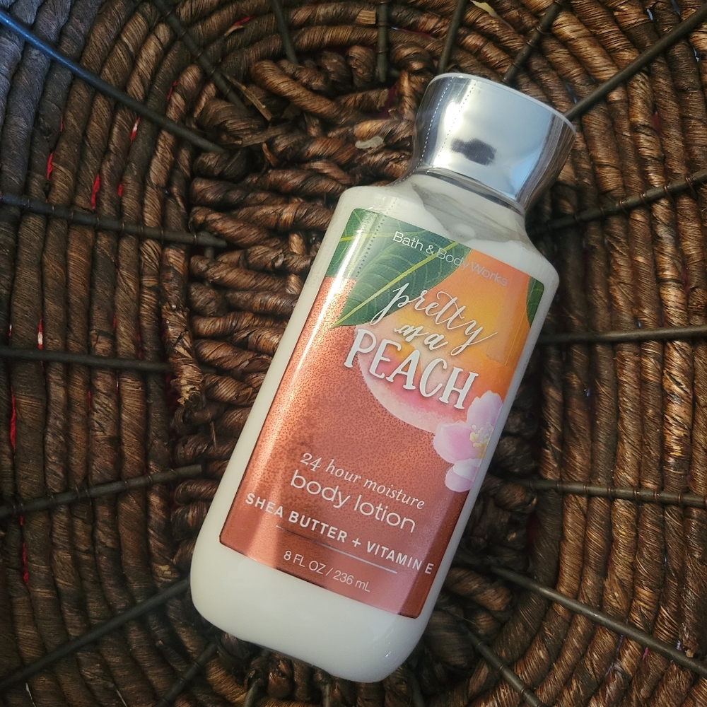 NWT Pretty As A Peach Bath and Body Works Lotion